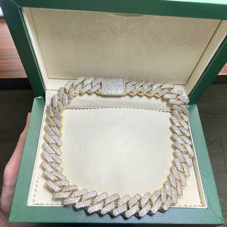 Hotsale High quality Best Detail Hip hop jewelry 925 Silver Cuban Chain 15mm full size 3row Moissnaite diamond necklace link chain
Hotsale High quality Best Detail Hip hop jewelry 925 Silver Cuban Chain 15mm full size 3row Moissnaite diamond necklace link chain