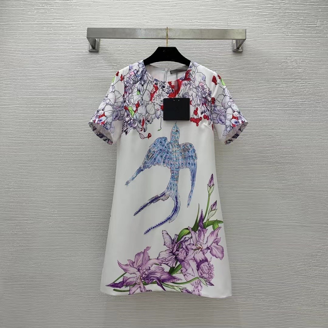 Milan Runway Dress 2023 Spring Summer O Neck Short Sleeve Print Fashion Designer Dresses Brand Same Style Dress 0226-09, White
Milan Runway Dress 2023 Spring Summer O Neck Short Sleeve Print Fashion Designer Dresses Brand Same Style Dress 0226-09, White