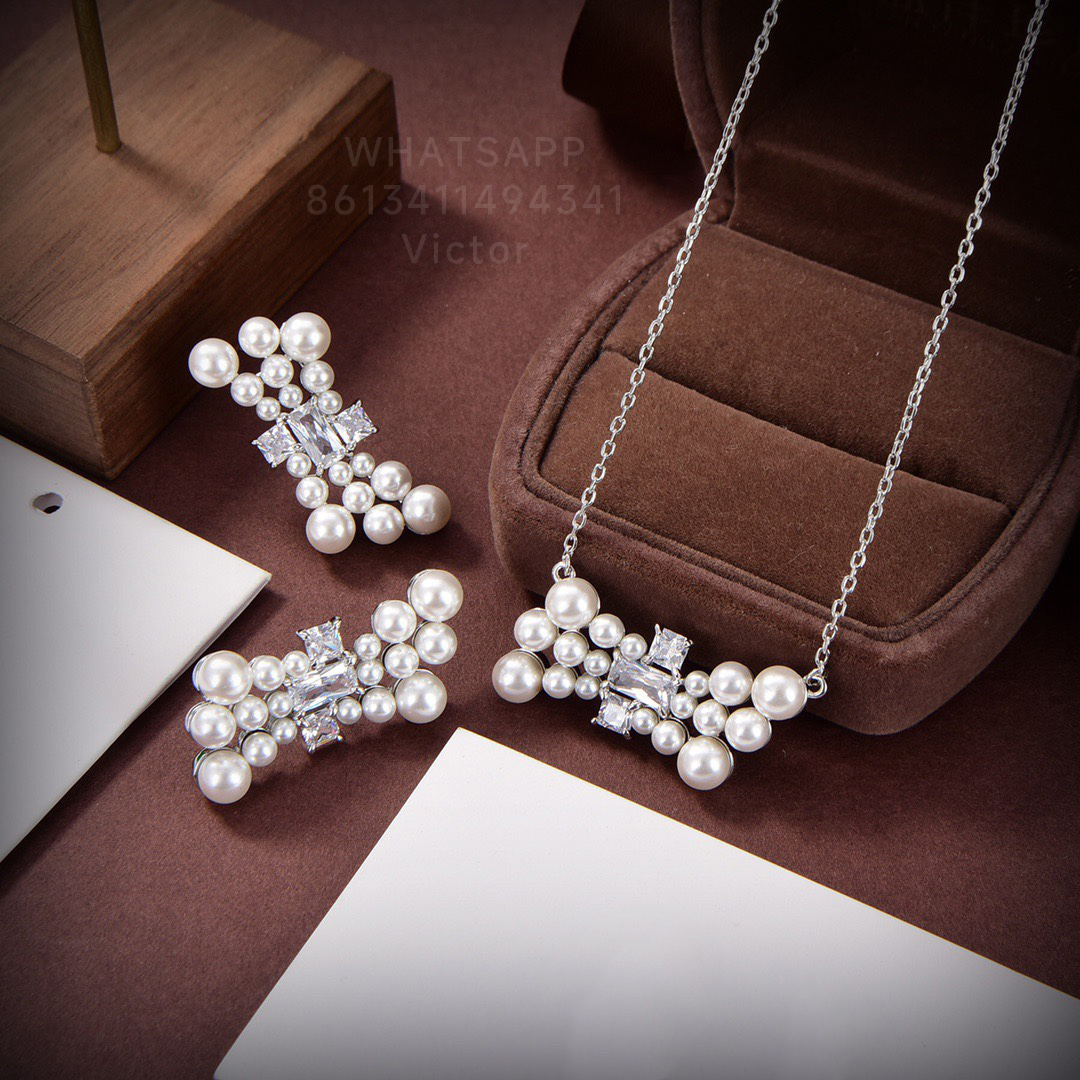 BOTIEGA bowknot designer jewelry Jewelry necklace suit for woman Gold plated 18K official reproductions fashion classic style Never fade gift for girlfriend 001
BOTIEGA bowknot designer jewelry Jewelry necklace suit for woman Gold plated 18K official reproductions fashion classic style Never fade gift for girlfriend 001