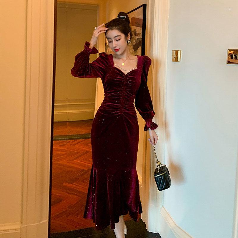 Casual Dresses Sexy V-neck Vintage Wine Red Gold Velvet Dress Autumn And Winter HighEnd Temperament French Trumpet SleevePartyDress2023, Claret
Casual Dresses Sexy V-neck Vintage Wine Red Gold Velvet Dress Autumn And Winter HighEnd Temperament French Trumpet SleevePartyDress2023, Claret