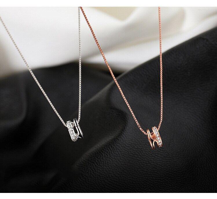 Pendant Necklaces Fashion Women's S925 Silver Plated Rose Gold Personalized Hollow Zircon Cylindrical Temperament Necklace
Pendant Necklaces Fashion Women's S925 Silver Plated Rose Gold Personalized Hollow Zircon Cylindrical Temperament Necklace