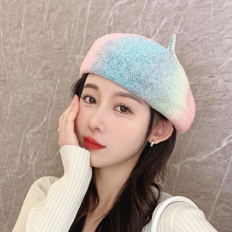 Berets Gradient Autumn And Winter Japanese Knitted Wild Face Small Sweet Cute Ins Painter Hats For Women
Berets Gradient Autumn And Winter Japanese Knitted Wild Face Small Sweet Cute Ins Painter Hats For Women