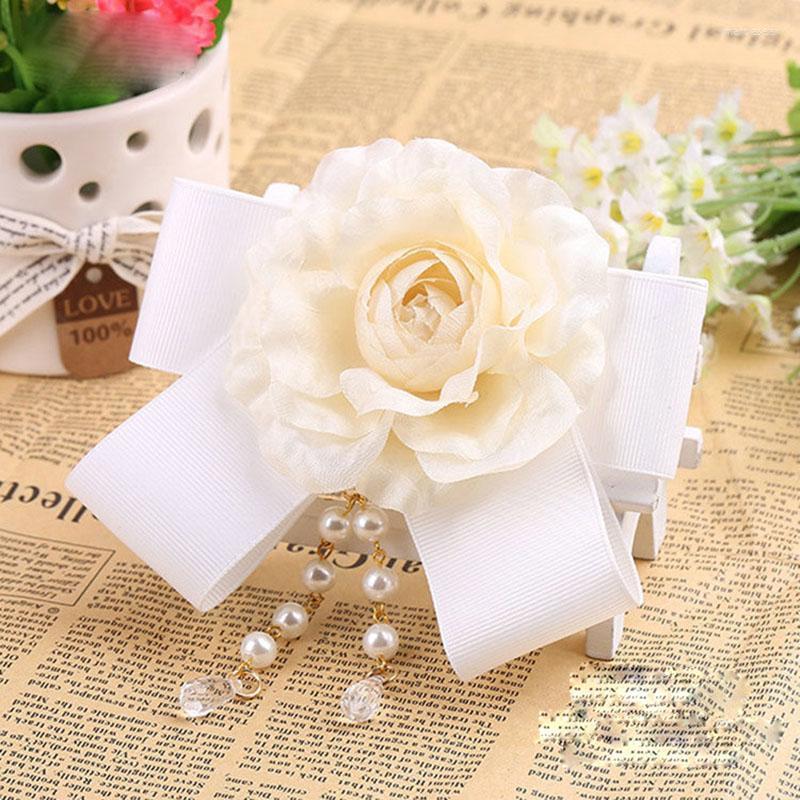 Brooches Pins Luxury Wool Fabric Handmade Rose Flower Rhinestone Venetian Pearl Ribbon Bow Women Brooch Pin Cardigan Collar Scarves Accesso
Brooches Pins Luxury Wool Fabric Handmade Rose Flower Rhinestone Venetian Pearl Ribbon Bow Women Brooch Pin Cardigan Collar Scarves Accesso