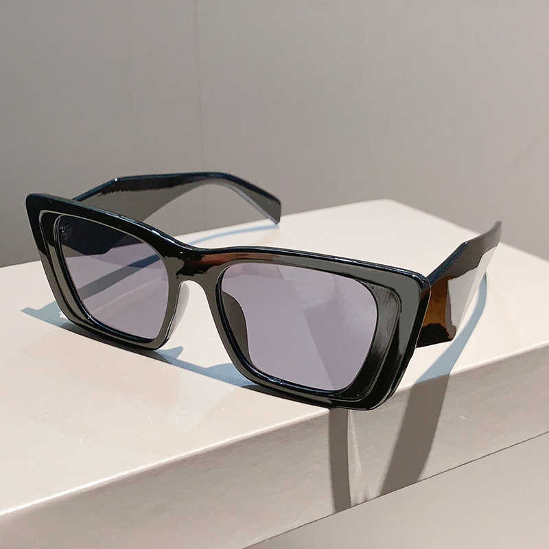 Sunglasses KAMMPT Vintage Sunglasses for Women Fashion Oversized Cat Eye Sqaure Gradient Shades Trendy Ins Popular Brand UV400 Sun Glasses G230225
Sunglasses KAMMPT Vintage Sunglasses for Women Fashion Oversized Cat Eye Sqaure Gradient Shades Trendy Ins Popular Brand UV400 Sun Glasses G230225