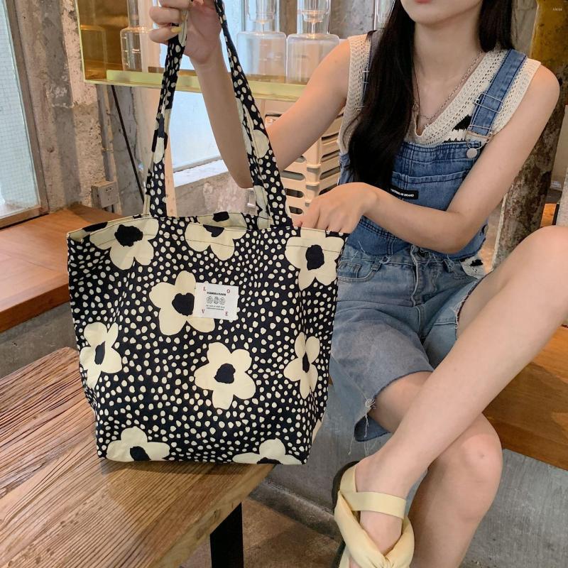 Evening Bags 2023 Summer Fashion Canvas Bag For Women Flowers Vintage Art Design Handbags And Purses Ladies Shoulder Shopping, 05 color
Evening Bags 2023 Summer Fashion Canvas Bag For Women Flowers Vintage Art Design Handbags And Purses Ladies Shoulder Shopping, 05 color