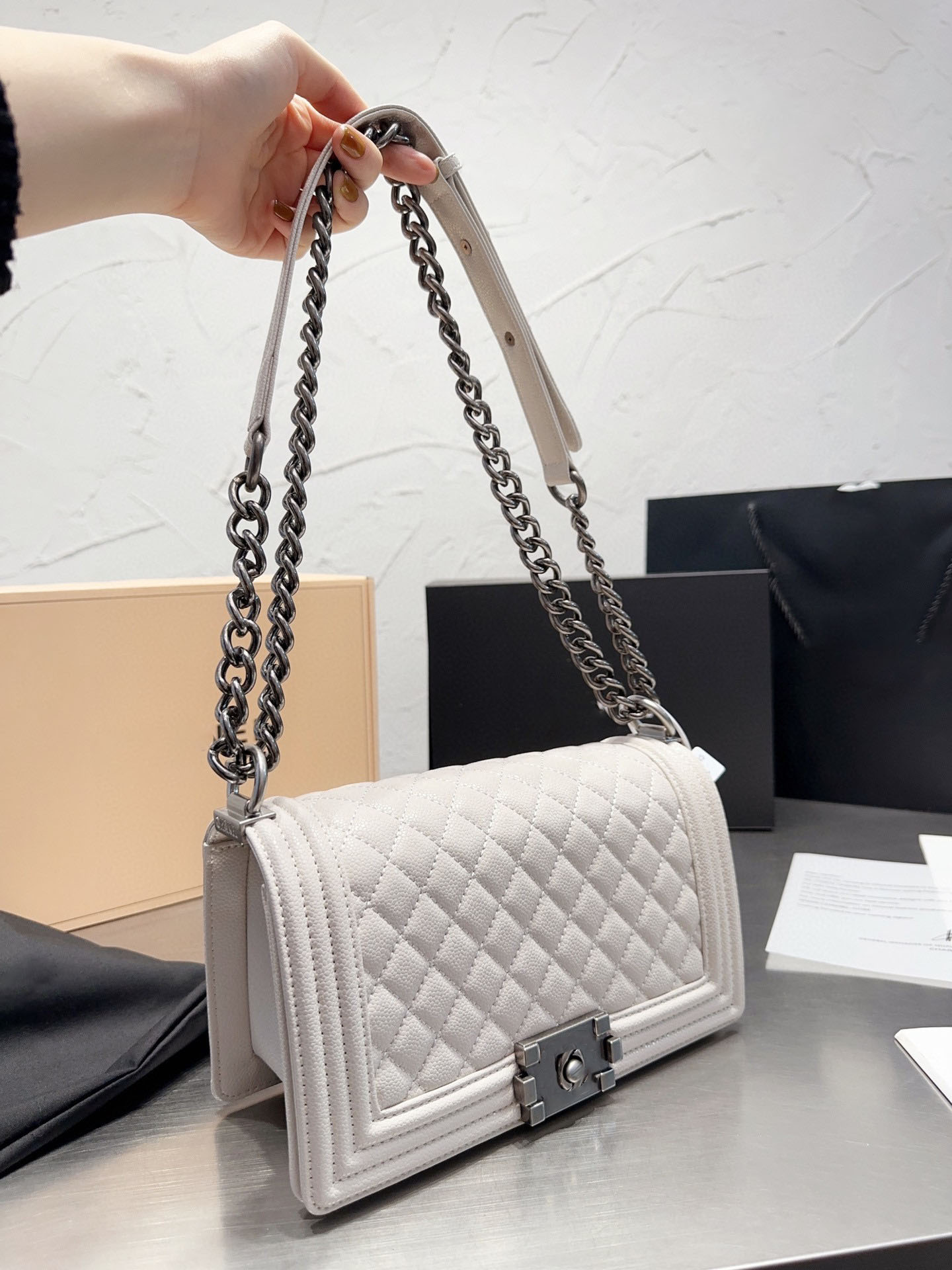 Shoulder Bags Channel Boy 25cm Handbag Sling Side Bag Caviar Leather Silver Gold-Tone Metal Adjustable Chain Purse Lock Gabrielle Quilted For Women, Gift box
Shoulder Bags Channel Boy 25cm Handbag Sling Side Bag Caviar Leather Silver Gold-Tone Metal Adjustable Chain Purse Lock Gabrielle Quilted For Women, Gift box