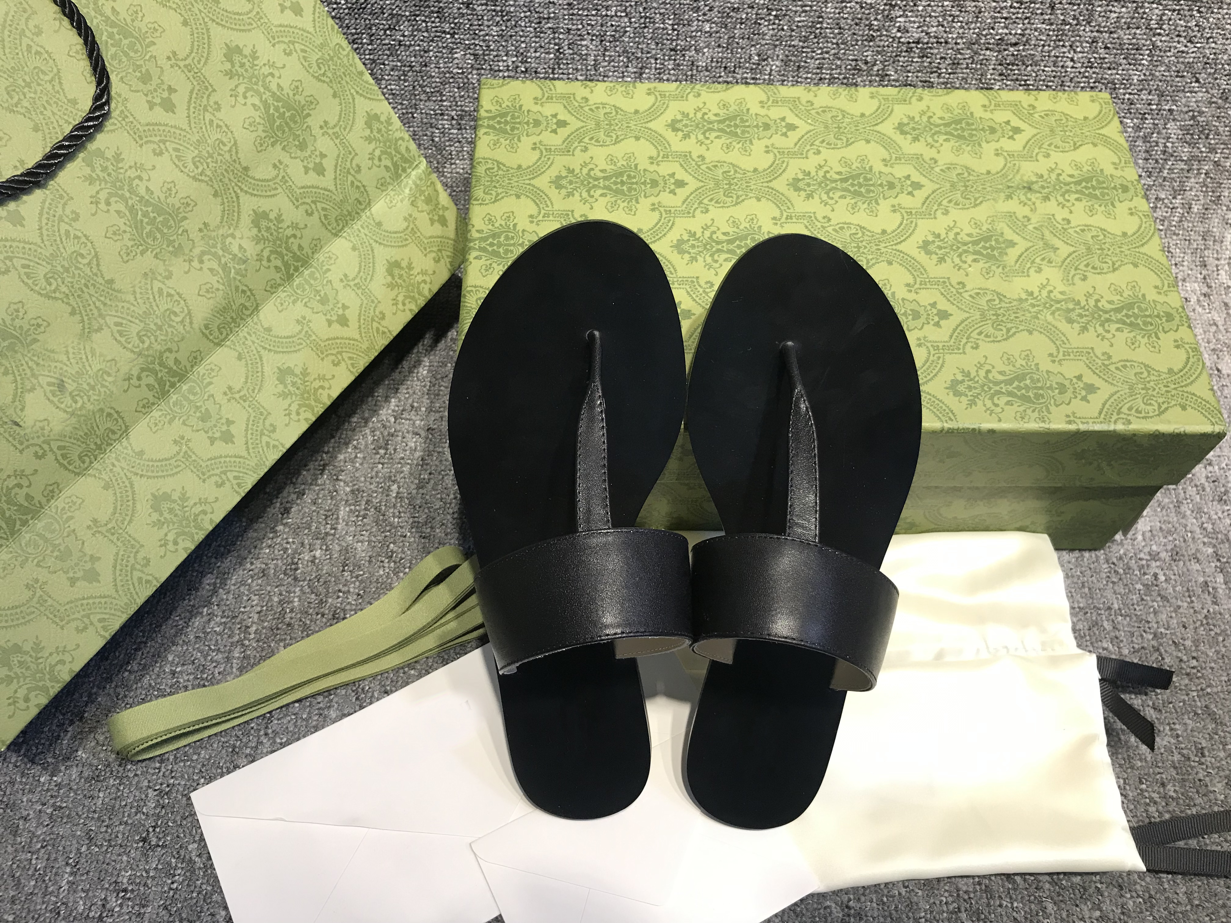 Designer Slides Mens Women Slippers Summer Sandals Beach Slide Flat Platform Ladies Bathroom Home Shoes Flip Flops Striped Tiger Bee Causal Slipper
Designer Slides Mens Women Slippers Summer Sandals Beach Slide Flat Platform Ladies Bathroom Home Shoes Flip Flops Striped Tiger Bee Causal Slipper