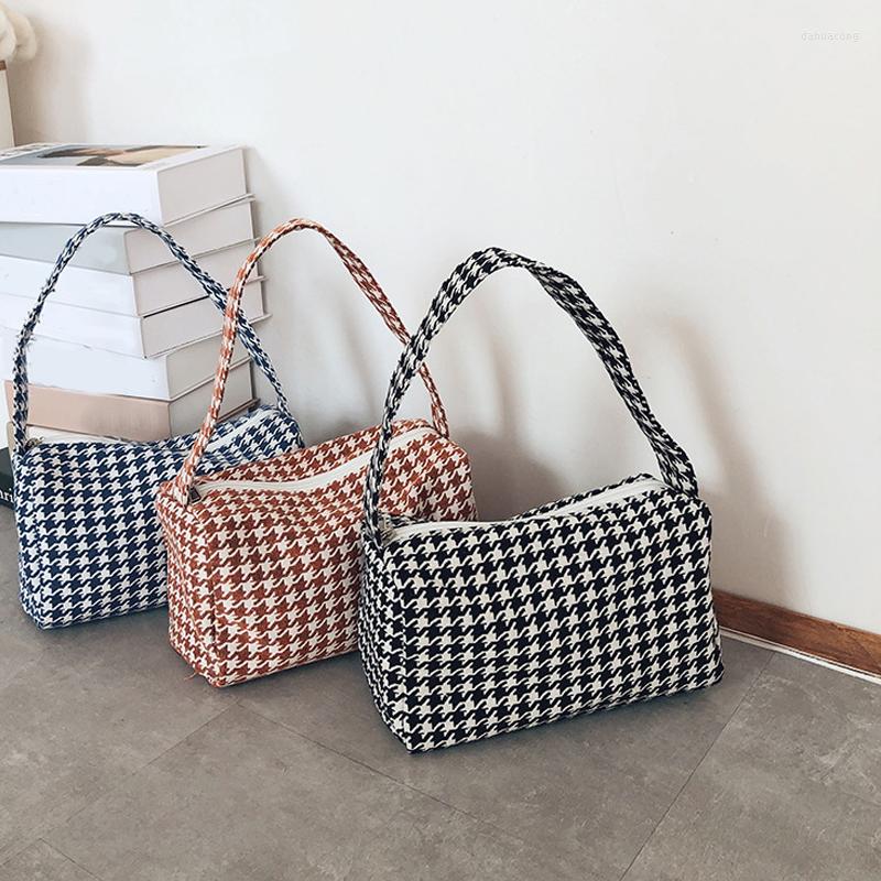 Evening Bags Women's Bag Casual Small Crossbody Luxury Designer Handbag 2023 Fashion Female Vintage Plaid Printing Shoulder, Black
Evening Bags Women's Bag Casual Small Crossbody Luxury Designer Handbag 2023 Fashion Female Vintage Plaid Printing Shoulder, Black