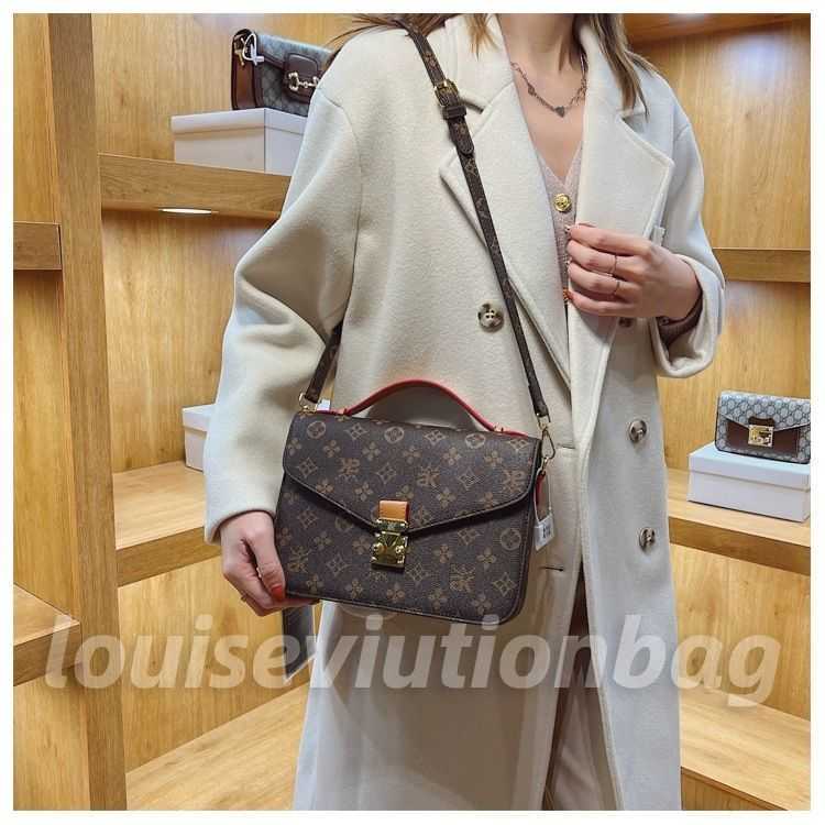 shoulder bag New messenger bag Large capacity messenger bag Fashion versatile portable briefcase WYPJ
shoulder bag New messenger bag Large capacity messenger bag Fashion versatile portable briefcase WYPJ