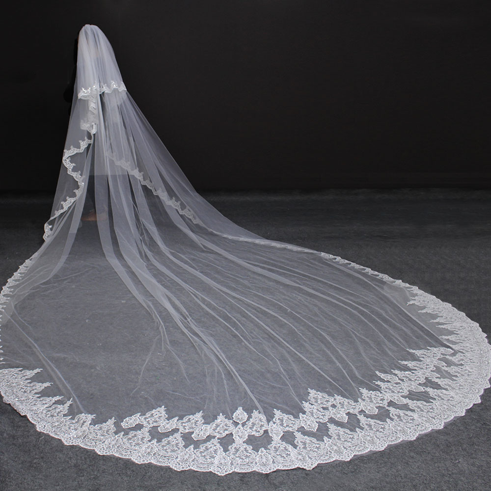 Wedding Hair Jewelry High Quality 5 Meters Neat Sparkle Sequins Lace Edge 2T Veil with Comb 5M Long Luxury 2 Layers Bridal 230225
Wedding Hair Jewelry High Quality 5 Meters Neat Sparkle Sequins Lace Edge 2T Veil with Comb 5M Long Luxury 2 Layers Bridal 230225