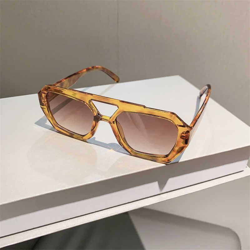 Sunglasses KAMMPT Vintage Sunglasses Men Women Fashion Irregular Double-bridge Male Sun Glasses Trendy Luxury Brand Female Shades Eyewear G230225
Sunglasses KAMMPT Vintage Sunglasses Men Women Fashion Irregular Double-bridge Male Sun Glasses Trendy Luxury Brand Female Shades Eyewear G230225