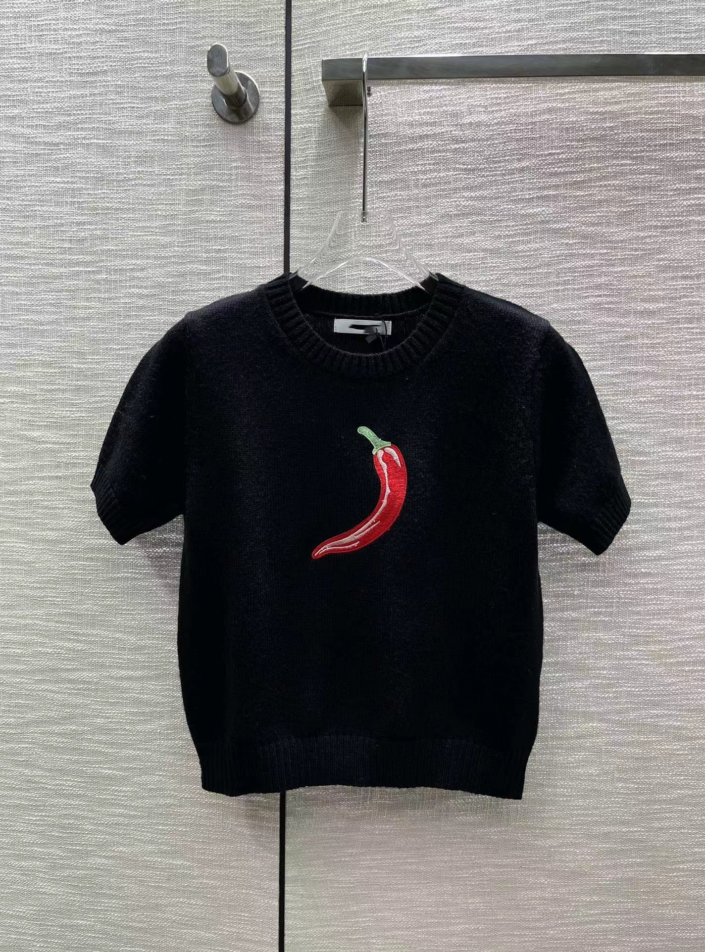 Runway Women' Sweaters 2023 Spring Summer O Neck Short Sleeve Fashion Print Designer Tops Brand Same Style Sweaters 0226-02, Black
Runway Women' Sweaters 2023 Spring Summer O Neck Short Sleeve Fashion Print Designer Tops Brand Same Style Sweaters 0226-02, Black