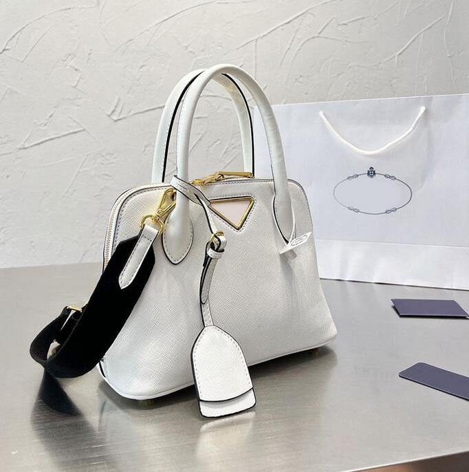 Women Handbags Fashion Designer Crossbody Bag Leather Shoulder Bags nylon bucket bag Wallet Casual Purse Party Straw woven Woody Tote Men's fashion
Women Handbags Fashion Designer Crossbody Bag Leather Shoulder Bags nylon bucket bag Wallet Casual Purse Party Straw woven Woody Tote Men's fashion