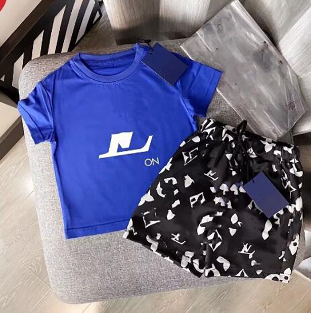 Tracksuit TRAPSTAR Kids designer clothes Sets Baby Printed t shirts Multicolors Warm Two Pieces set shorts Coat Pants Clothing, #1
Tracksuit TRAPSTAR Kids designer clothes Sets Baby Printed t shirts Multicolors Warm Two Pieces set shorts Coat Pants Clothing, #1