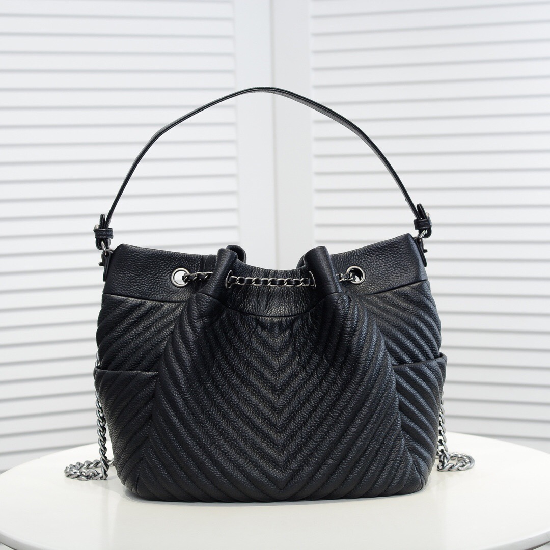Luxury Design Genuine Leather drawstring Womens Bucket Bag Pleated Perforated Tote Leisure Europe and the United States Style Lady Package designer_bag992, Zig zag
Luxury Design Genuine Leather drawstring Womens Bucket Bag Pleated Perforated Tote Leisure Europe and the United States Style Lady Package designer_bag992, Zig zag