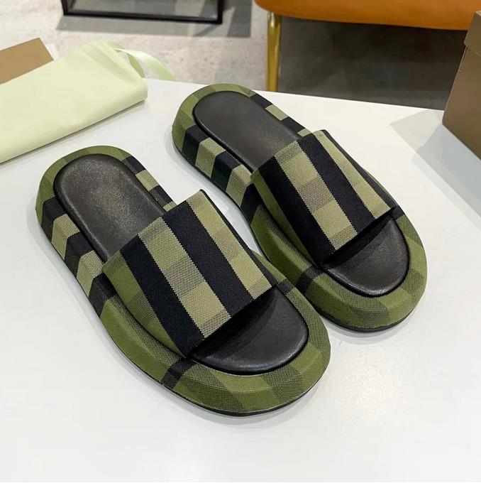 2023 slippers women's fashion embroidered canvas slippers women 60mm canvas sandals with cover casual shoes men's plus size 35-45, Red
2023 slippers women's fashion embroidered canvas slippers women 60mm canvas sandals with cover casual shoes men's plus size 35-45, Red