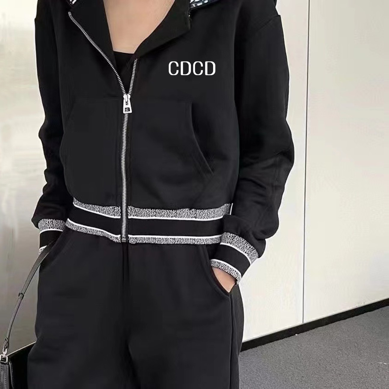 women jackets pants designer clothes outerwears luxury brand clothing CDCD long sleeves leisure style sportswear with size SMLXL A1888138, Black
women jackets pants designer clothes outerwears luxury brand clothing CDCD long sleeves leisure style sportswear with size SMLXL A1888138, Black