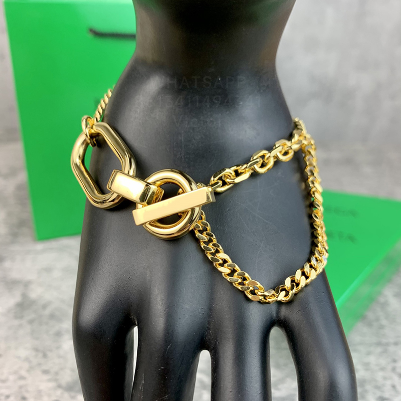 BOTIEGA curb chain Bracelet designer for woman Gold plated 18K official reproductions classic style fashion Never fade gift for girlfriend 011
BOTIEGA curb chain Bracelet designer for woman Gold plated 18K official reproductions classic style fashion Never fade gift for girlfriend 011