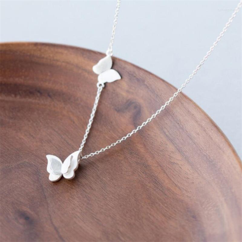 Pendant Necklaces Handmade Korean Sweet Double Butterfly Short Clavicle Chain Silver Color Temperament Female Necklace SNE124
Pendant Necklaces Handmade Korean Sweet Double Butterfly Short Clavicle Chain Silver Color Temperament Female Necklace SNE124