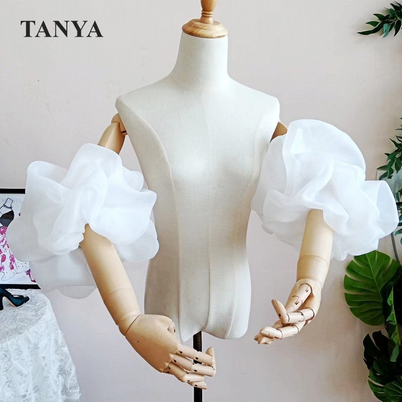 Five Fingers Gloves White Ivory Organza Detachable Sleeves For Wedding Romantic Removeable Puffy Dreamy Party Bridal Accessories 230225
Five Fingers Gloves White Ivory Organza Detachable Sleeves For Wedding Romantic Removeable Puffy Dreamy Party Bridal Accessories 230225