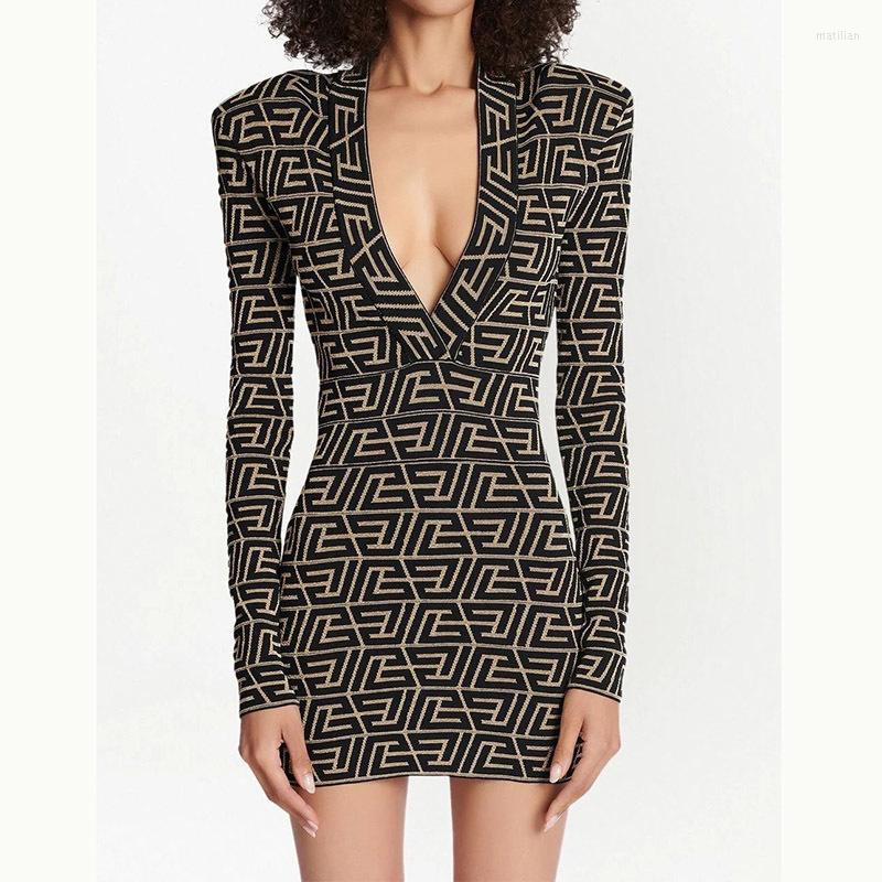 Casual Dresses Runway Sexy Jacquard Knitted Dress Women Fashion Slim Long Sleeve Deep V Collar Print Elegant Zipper 2023 SS, Like picture
Casual Dresses Runway Sexy Jacquard Knitted Dress Women Fashion Slim Long Sleeve Deep V Collar Print Elegant Zipper 2023 SS, Like picture
