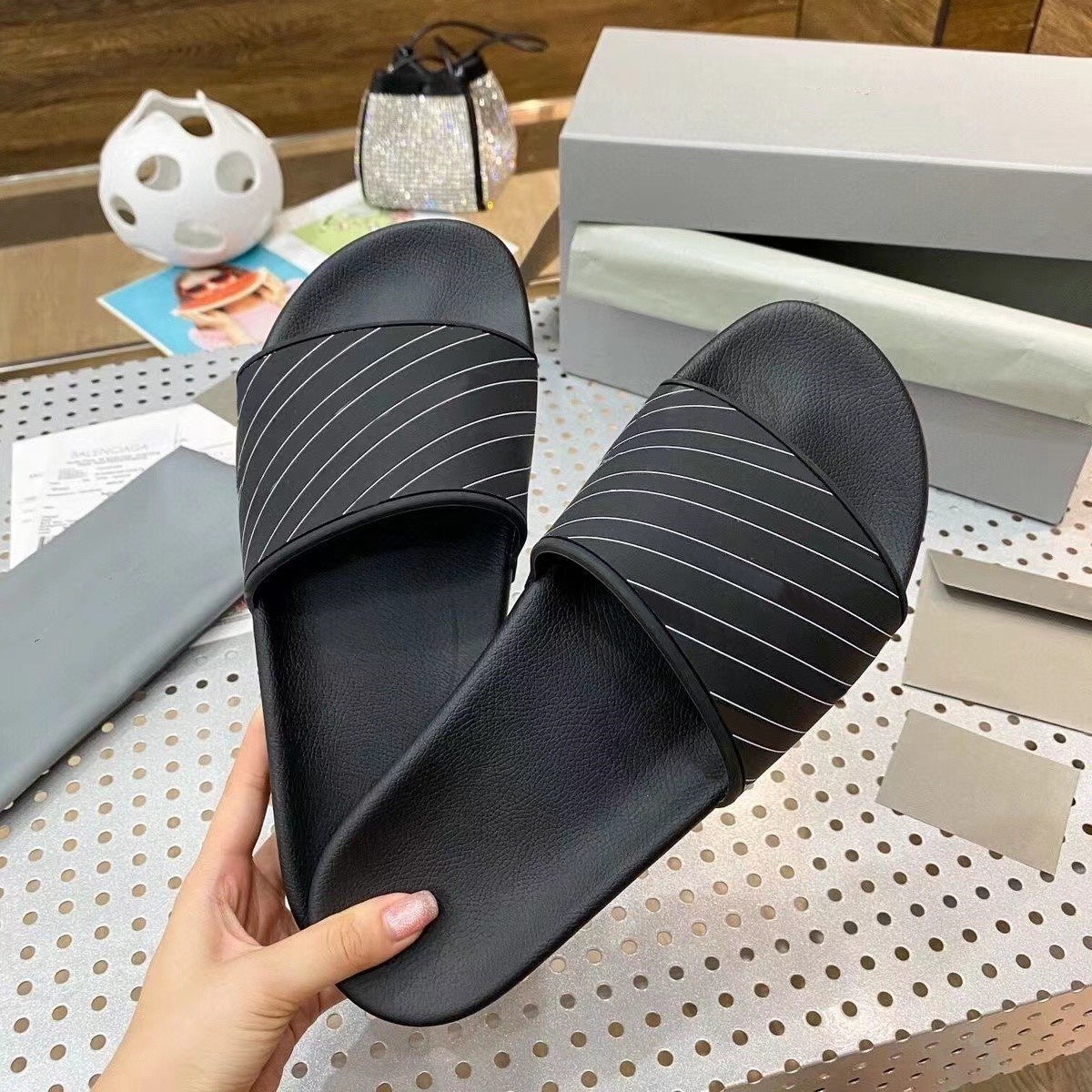 men woman Slippers EVA Comfortable Designers Sandals Glow Green platform Slide Mens Slippers Flip Flops Summer Shoes, 14
men woman Slippers EVA Comfortable Designers Sandals Glow Green platform Slide Mens Slippers Flip Flops Summer Shoes, 14