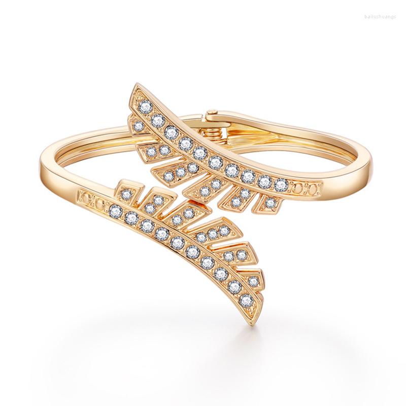 Bangle Punk Alloy Leaf Statement Cuff For Women Beautiful Rhinestone Bracelets Fashion Accessories Jewelry
Bangle Punk Alloy Leaf Statement Cuff For Women Beautiful Rhinestone Bracelets Fashion Accessories Jewelry
