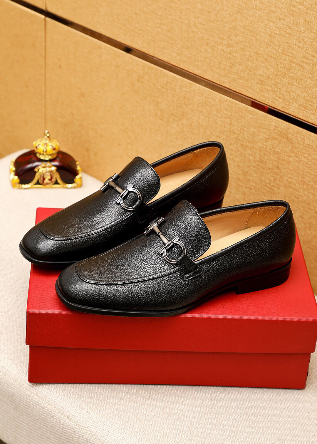 New 2023 Men's Genuine Leather Dress Shoes Oxfords Fashion Classic Designer Office Business Flats Slip On Men Brand Formal Party Shoes Size 38-45, Black 1
New 2023 Men's Genuine Leather Dress Shoes Oxfords Fashion Classic Designer Office Business Flats Slip On Men Brand Formal Party Shoes Size 38-45, Black 1