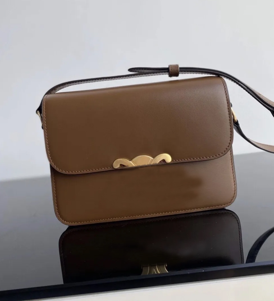 2023 Designer bags H quality triomphe fashion Cross body bag Shoulder Bag top sense Messenger Envelope Handbag Adjustable, Black
2023 Designer bags H quality triomphe fashion Cross body bag Shoulder Bag top sense Messenger Envelope Handbag Adjustable, Black