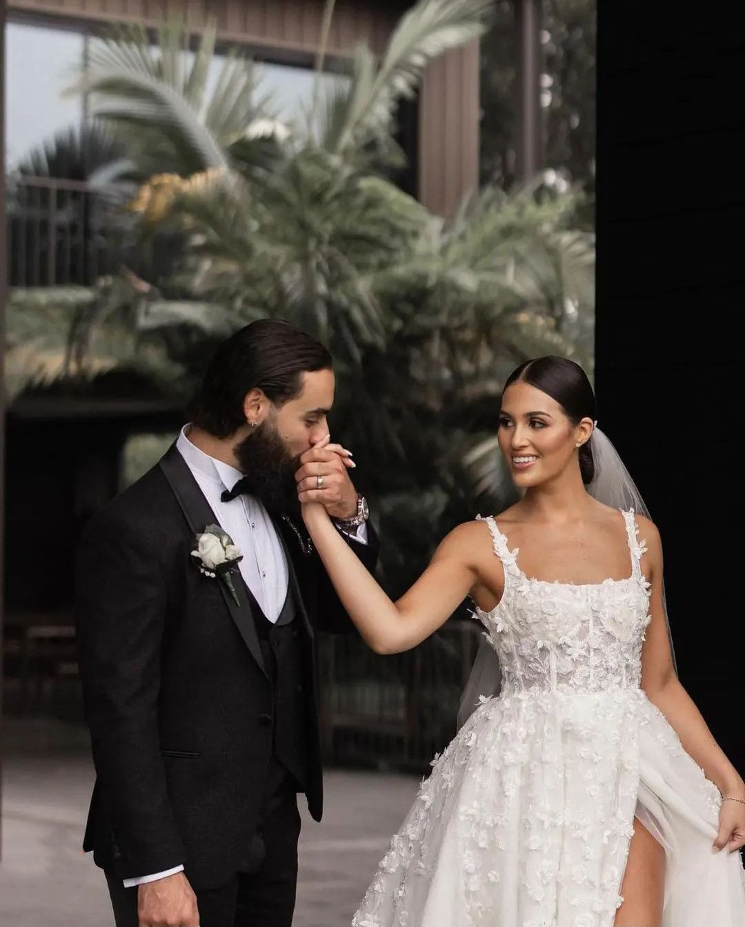 A Elegant E Wedding Bateau Sleeveless Straps Sequins D Lace Appliques Or Length Beaded Ruffles Side Slit Formal Dresses Bridal Gowns Plus Size
