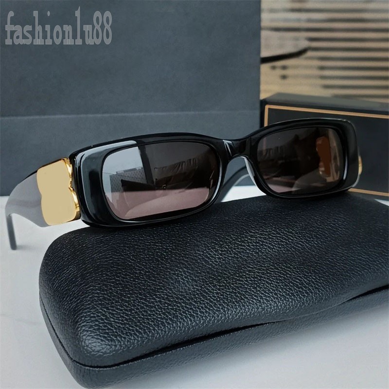 Letters luxury glasses mens designer sun glasses leopard print small fashionable frame sonnenbrille outdoor square shades polarized womens sunglasses PJ025 C23
Letters luxury glasses mens designer sun glasses leopard print small fashionable frame sonnenbrille outdoor square shades polarized womens sunglasses PJ025 C23
