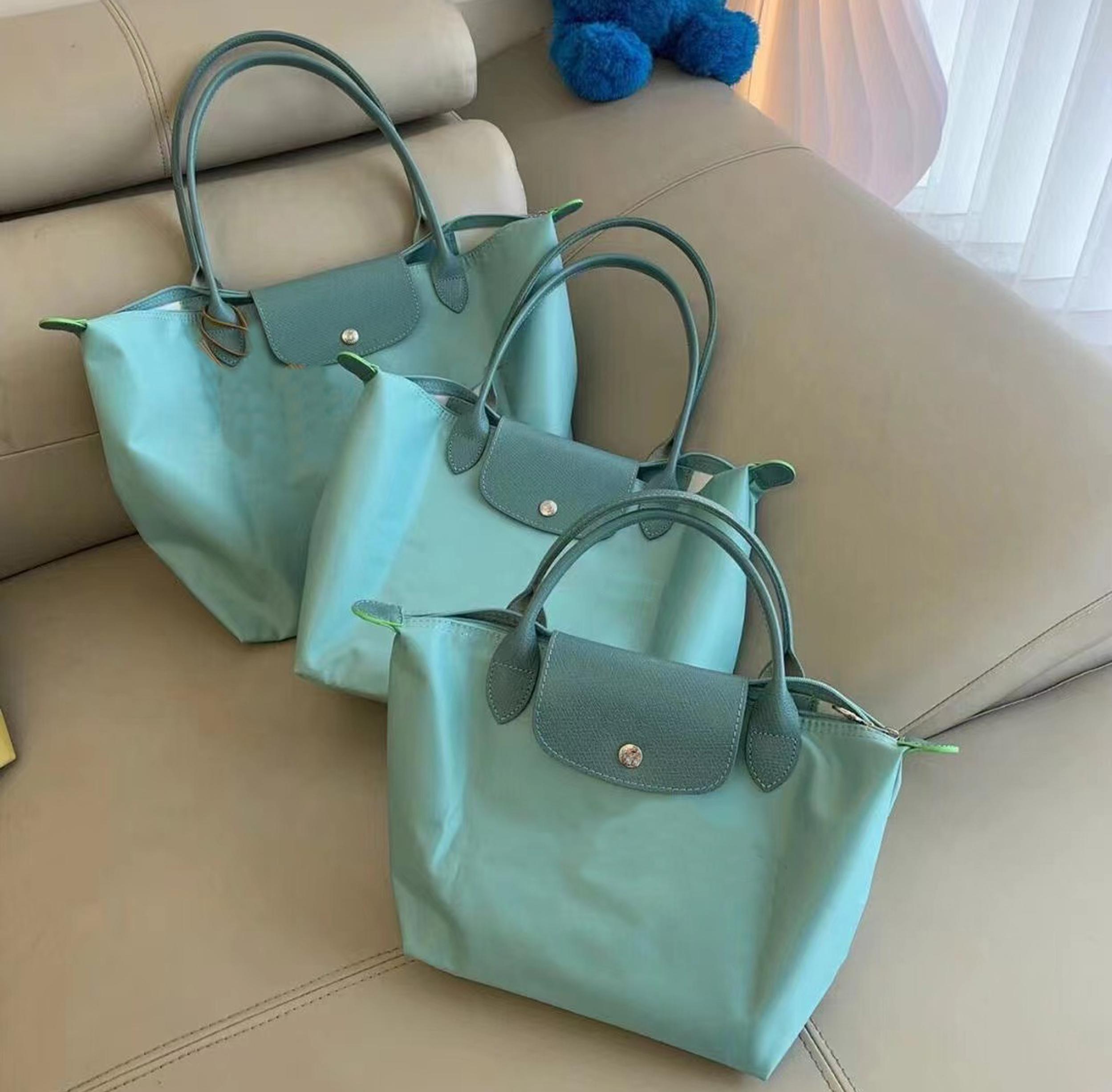 handbag Women's Totes Fashion Bags Le Pliages Club 70 anniversary champion Luxurys Designers LONG handbag Shoulder L2605619 A5, Green
handbag Women's Totes Fashion Bags Le Pliages Club 70 anniversary champion Luxurys Designers LONG handbag Shoulder L2605619 A5, Green
