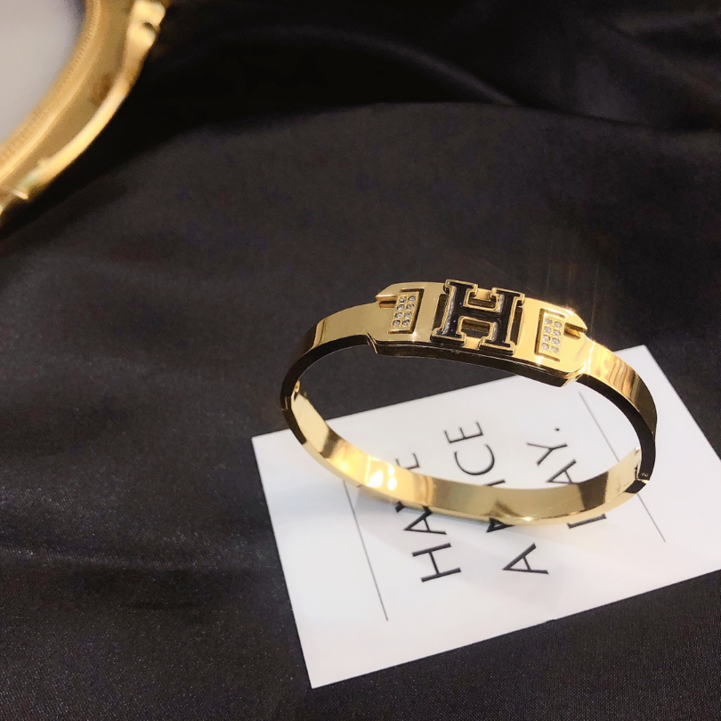 Designer Bracelets Women Bangle Luxury Brand Letter Jewelry Crystal 18K Gold Plated 925 Silver Plated Stainless steel Lovers Gift Bangles Mens Bracelet S134
Designer Bracelets Women Bangle Luxury Brand Letter Jewelry Crystal 18K Gold Plated 925 Silver Plated Stainless steel Lovers Gift Bangles Mens Bracelet S134