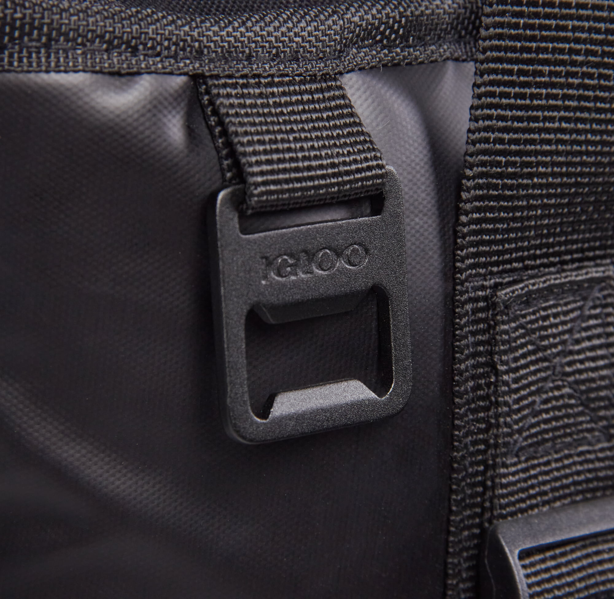 Igloo 30 Can Getaway Durable Tote Soft Sided Cooler Black compass