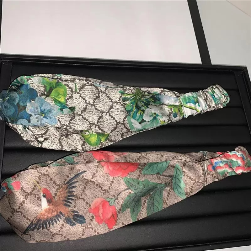 Fashion Luxurys Hair Accessories For Woman Designers Headbands Classic Flower Birds Letters Headwear Girls Elastic Sports Retro Hair Band, Green
Fashion Luxurys Hair Accessories For Woman Designers Headbands Classic Flower Birds Letters Headwear Girls Elastic Sports Retro Hair Band, Green