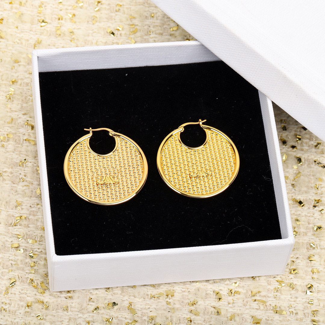 2023 Luxury quality Charm dangle round shape drop earring in 18k gold plated have stamp PS3182
2023 Luxury quality Charm dangle round shape drop earring in 18k gold plated have stamp PS3182