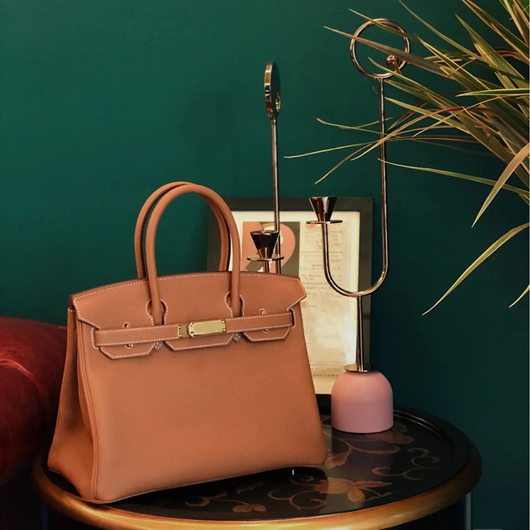 Minimalist fashion classic Weekend Luggage Crossbody Bag Birkin Scarf Bag Top handle retro leather women men's tote with luxury designer tote, Orange
Minimalist fashion classic Weekend Luggage Crossbody Bag Birkin Scarf Bag Top handle retro leather women men's tote with luxury designer tote, Orange