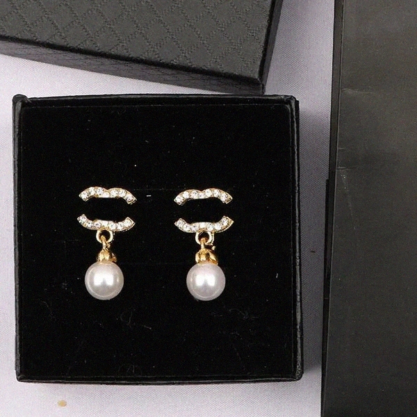 18K Gold Plated Designers Brand Channel Earrings Designer Letter Ear Stud Women Crystal Pearl Geometric Earring for Wedding Party Jewerlry Accessories Y4MF#
18K Gold Plated Designers Brand Channel Earrings Designer Letter Ear Stud Women Crystal Pearl Geometric Earring for Wedding Party Jewerlry Accessories Y4MF#
