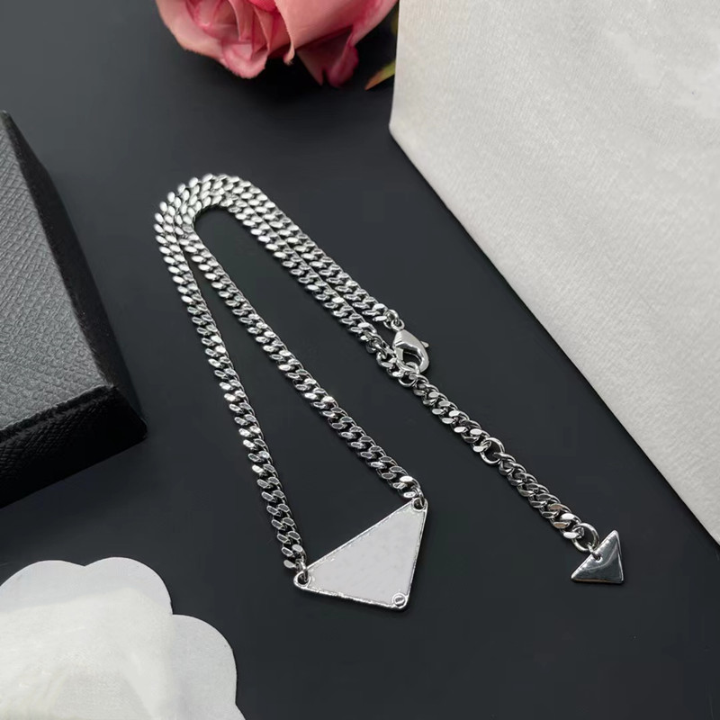 Personalized Necklaces Women Stainless Steel Jewelry Never Fade Best Friend Necklace Sier Pendant Men Chains 48cm Inverted Triangle Designers Gift