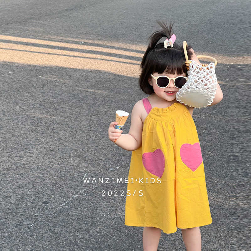 Girl's Dresses Summer Yellow Vest Halter Dress Heart Cute Dress Midi Lolita Child Girls Children Dresses For Teens Party Princess Sundress L230227
Girl's Dresses Summer Yellow Vest Halter Dress Heart Cute Dress Midi Lolita Child Girls Children Dresses For Teens Party Princess Sundress L230227