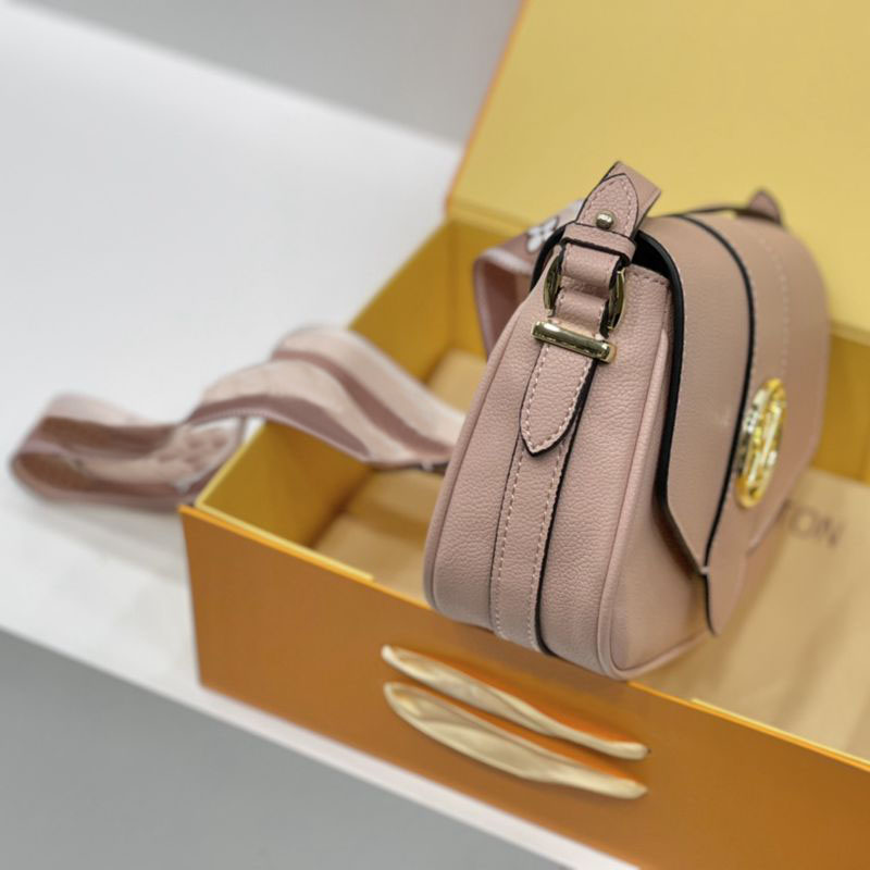 2023 solid color Fashion Shoulder Bag classic design style women's noble styles size 23cm*16cmnicenice
2023 solid color Fashion Shoulder Bag classic design style women's noble styles size 23cm*16cmnicenice