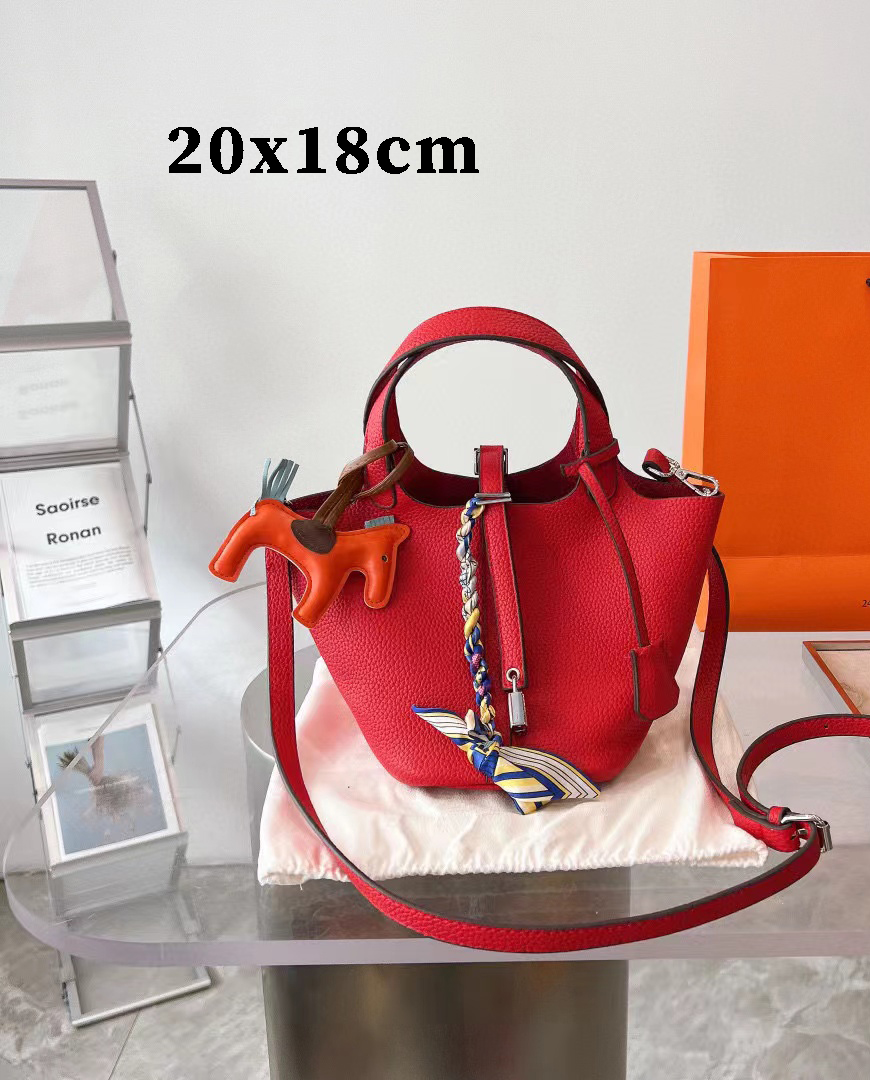 Bags Shoulder Designer crossbody Bags pochette handbags fashion Bag Luxury Lock H bucket bag leather Totes3YEI
Bags Shoulder Designer crossbody Bags pochette handbags fashion Bag Luxury Lock H bucket bag leather Totes3YEI