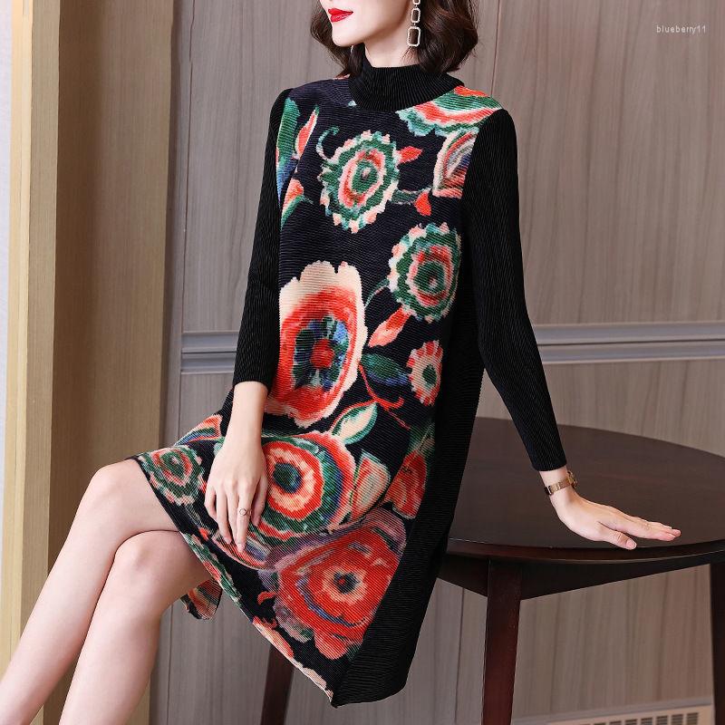Casual Dresses Middle-aged Mother Pleated Dress 2023 Autumn And Winter Retro Long-sleeved Semi-high Collar Loose A-line Skirt Female Tops, Black
Casual Dresses Middle-aged Mother Pleated Dress 2023 Autumn And Winter Retro Long-sleeved Semi-high Collar Loose A-line Skirt Female Tops, Black