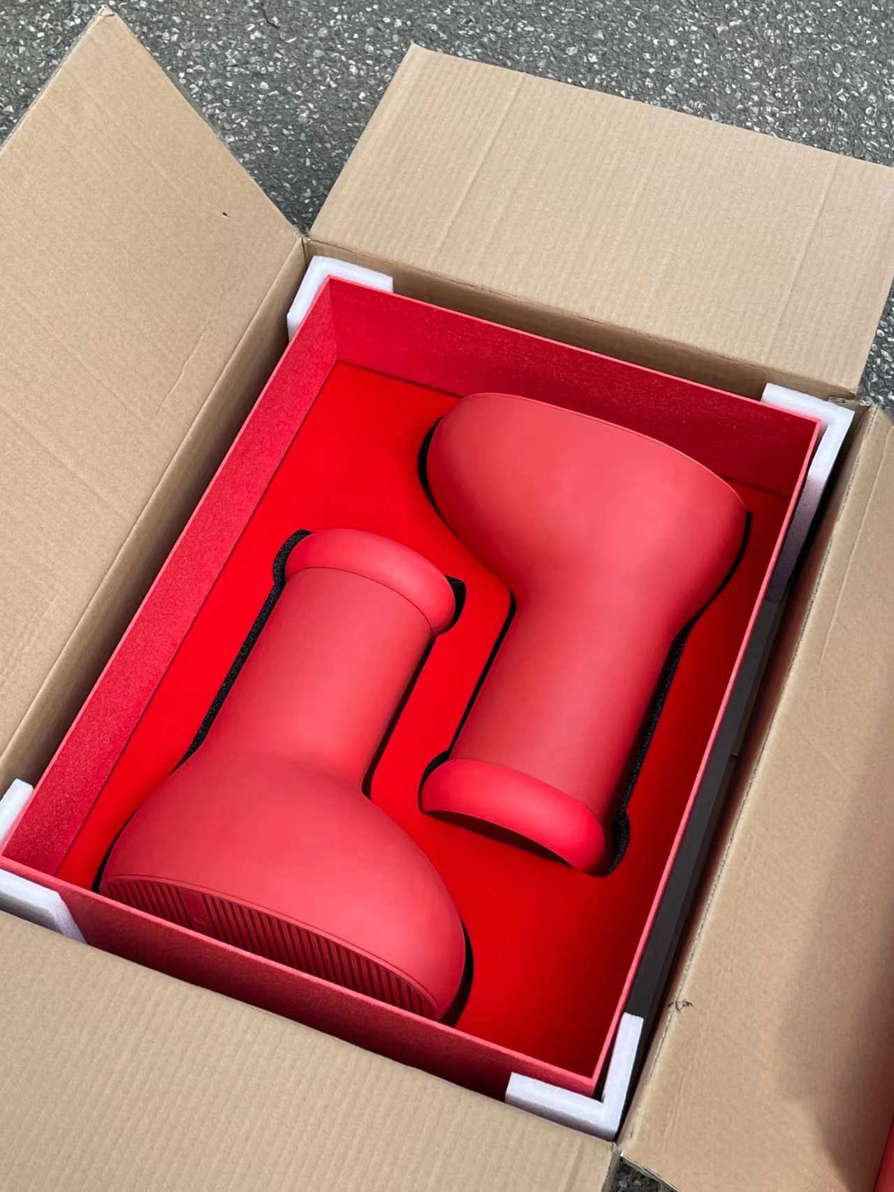 2023 New Listing MSCHF Men Women Rain Boots Designers Big Red Boot Thick Bottom Non-Slip Booties Rubber Platform Bootie Fashion Astro Boy
2023 New Listing MSCHF Men Women Rain Boots Designers Big Red Boot Thick Bottom Non-Slip Booties Rubber Platform Bootie Fashion Astro Boy