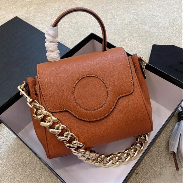 2023 5A quality Shoulder Bags ladies Designer handbag messenger bag style outdoor casual fashion chain one shoulder suitable for women party bag
2023 5A quality Shoulder Bags ladies Designer handbag messenger bag style outdoor casual fashion chain one shoulder suitable for women party bag