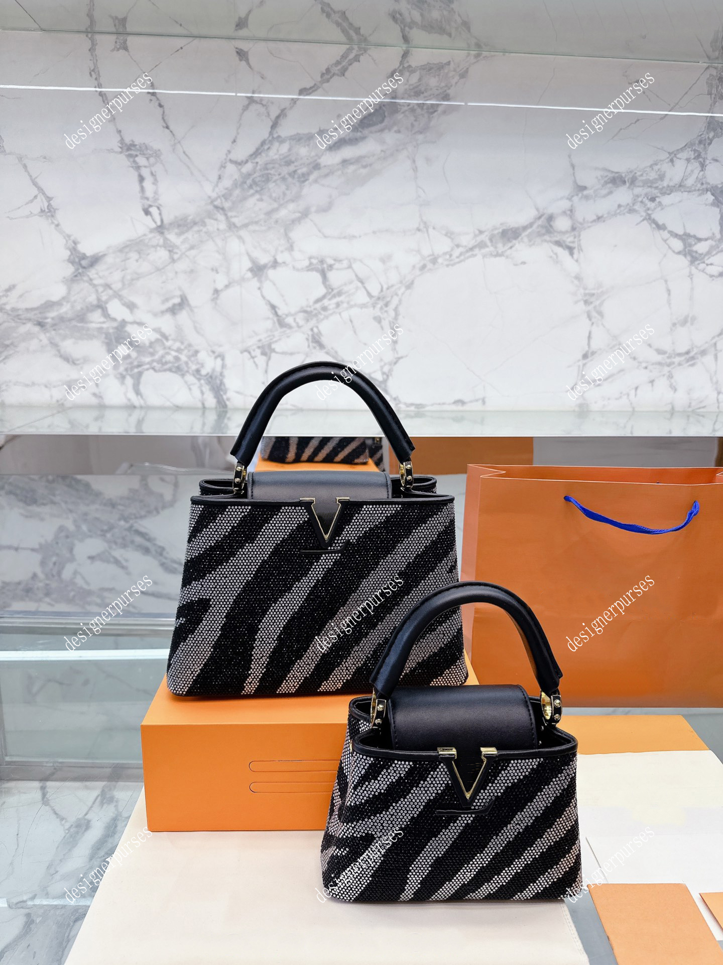 TZ Fashion Capucines series handbags Luxury Cowhide Tote bag Full diamond Blingbling dinner bags Women Classic shoulder crossbody bag Designer Totes purses 27/20CM, Black 20cm
TZ Fashion Capucines series handbags Luxury Cowhide Tote bag Full diamond Blingbling dinner bags Women Classic shoulder crossbody bag Designer Totes purses 27/20CM, Black 20cm