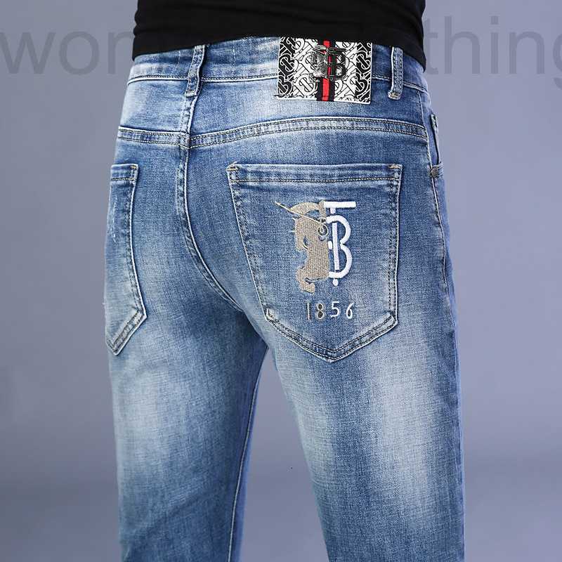 Men's Jeans Designer High-end men's jeans fall 2022 new trousers light luxury embroidery fashion straight KJ51, White 6925#
Men's Jeans Designer High-end men's jeans fall 2022 new trousers light luxury embroidery fashion straight KJ51, White 6925#