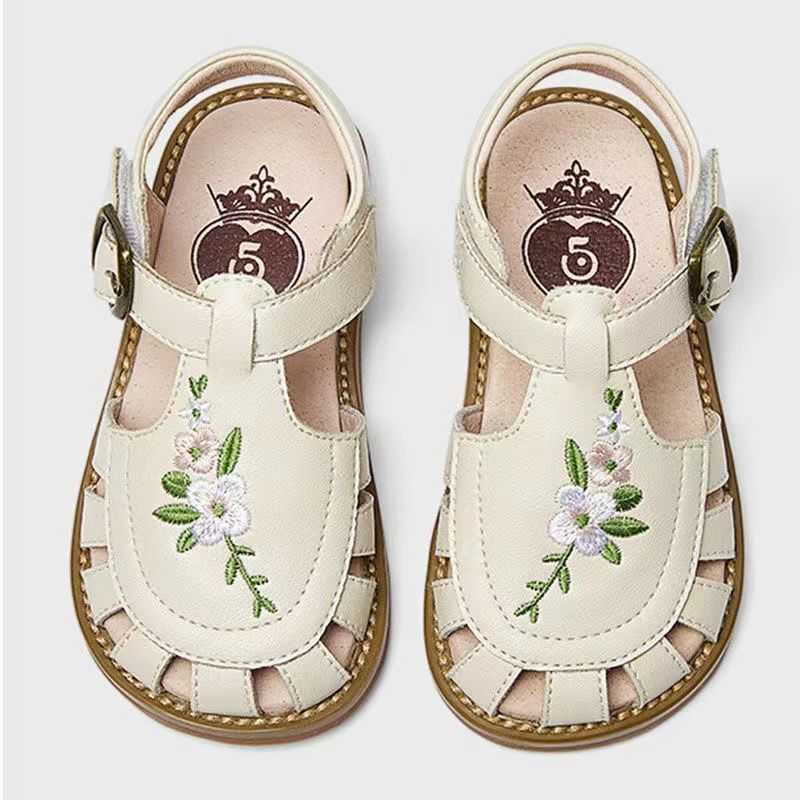 Sandals 2130cm Toddlers Girls Summer Sandals Beige Brown Embroidery Flower Fashion Rubber Princess Shoes For Girls Flat Sandals Z0225
Sandals 2130cm Toddlers Girls Summer Sandals Beige Brown Embroidery Flower Fashion Rubber Princess Shoes For Girls Flat Sandals Z0225