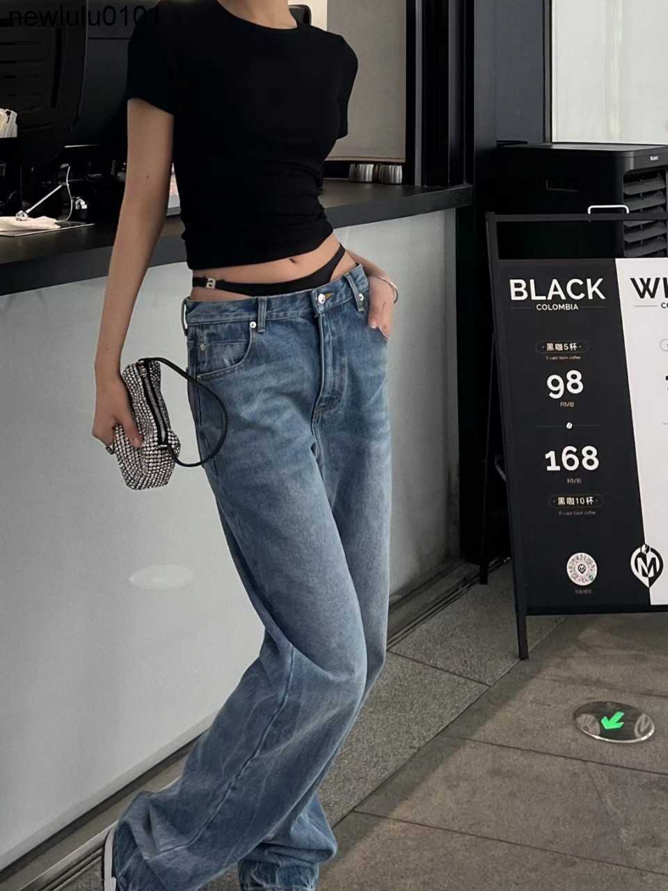 designer AW 23SS Wonmen early spring new bikini element wash jeans black waistband classic wang diamond versatile show leg length, Blue8 
designer AW 23SS Wonmen early spring new bikini element wash jeans black waistband classic wang diamond versatile show leg length, Blue8