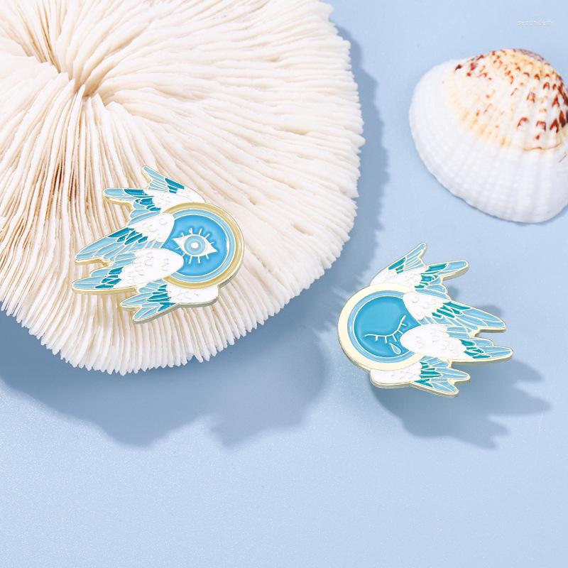 Brooches Eye Of Horus White Wing Feather Devil Funny Badge Alloy Oil Dripping Versatile Accessories
Brooches Eye Of Horus White Wing Feather Devil Funny Badge Alloy Oil Dripping Versatile Accessories